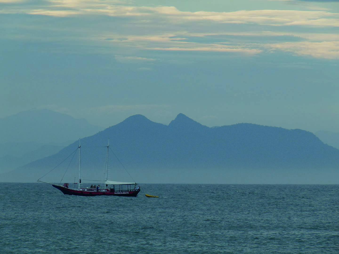 EMBARCAÇÃO BÚZIOS
