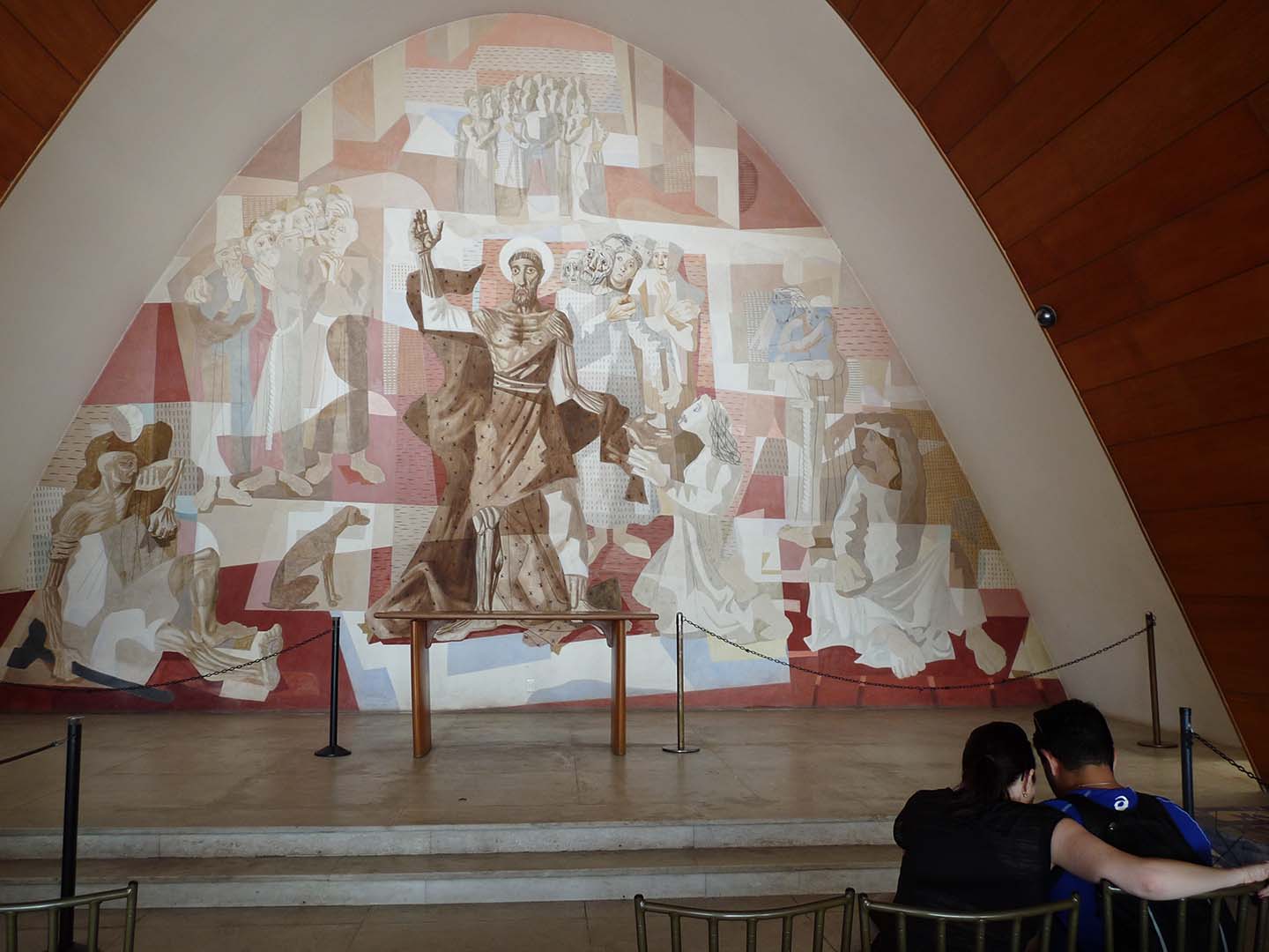 INTERIOR IGREJA SÃO FRANCISCO- OSCAR NIEMEYER 1